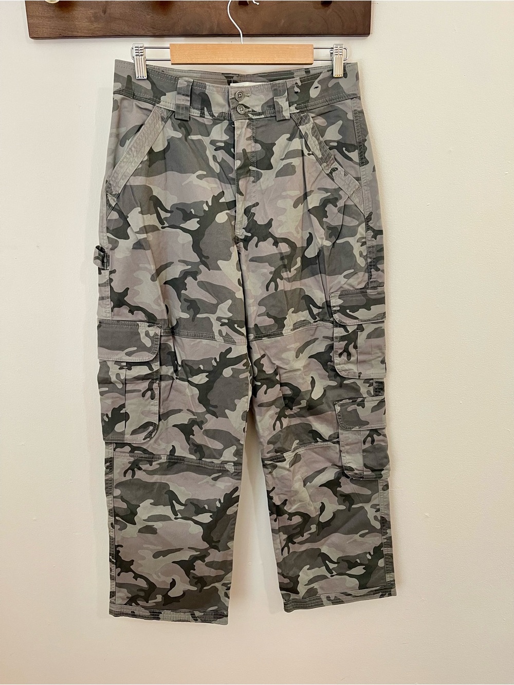 Abercrombie Curve Love Camo Cargo Pants Size 30 10 Gray Utility Y2K
